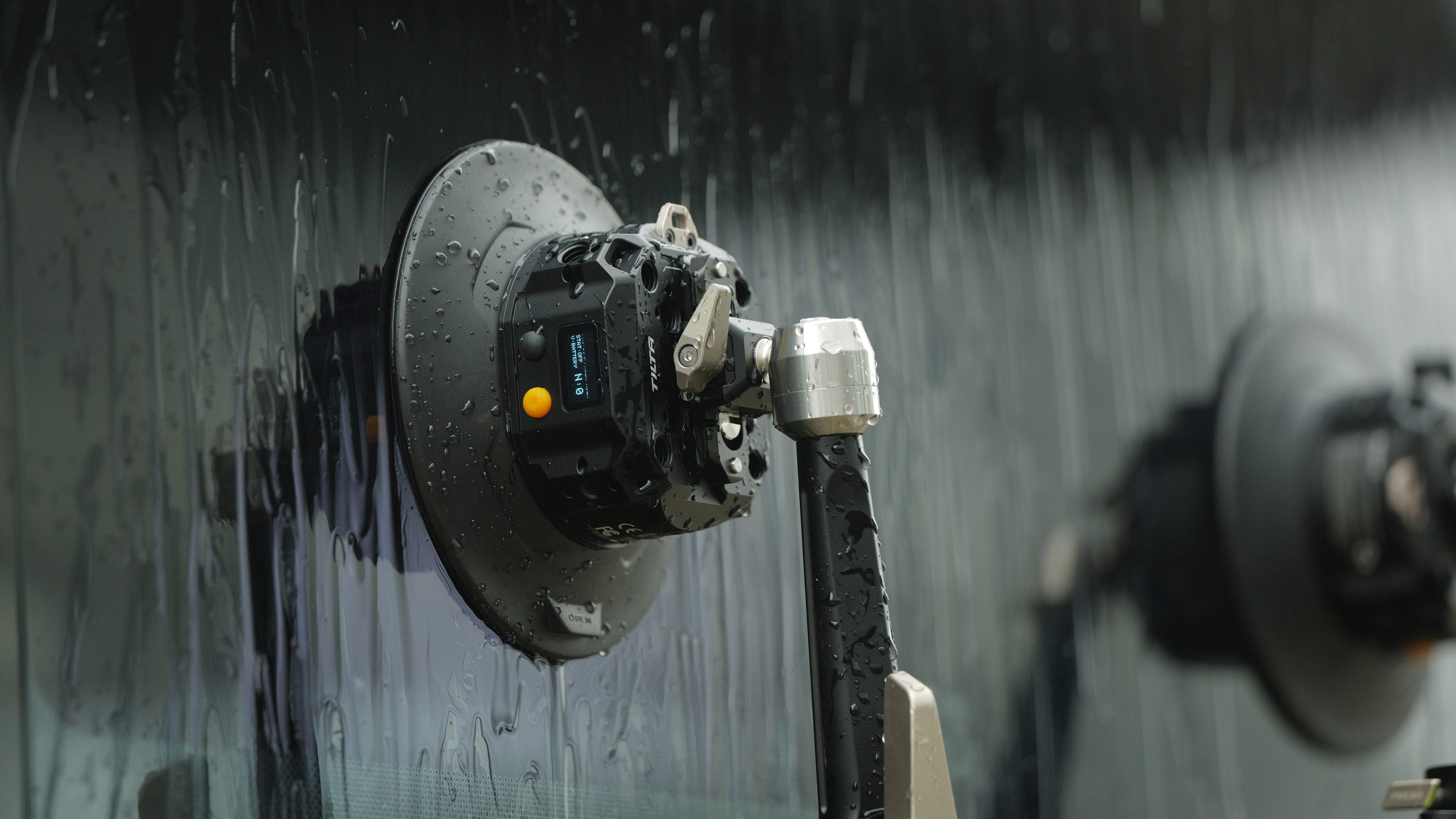Tilta Hydra Electronic Suction Cup 6 inch mounting interface image