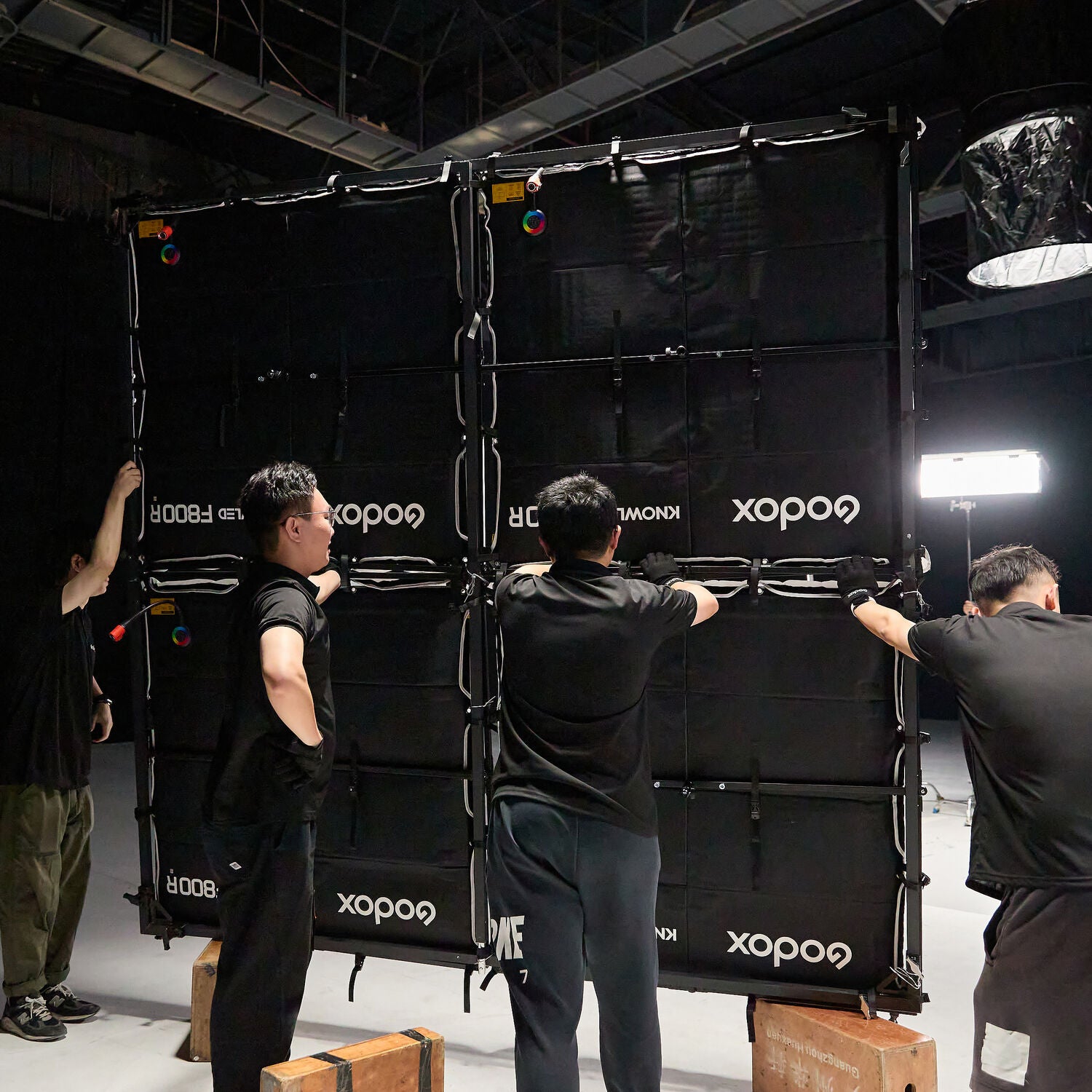 Godox Godox KNOWLED F800R RGB Flexible LED Light Mat (4 x 4') with FREE Air Softbox - Film Gear Canada