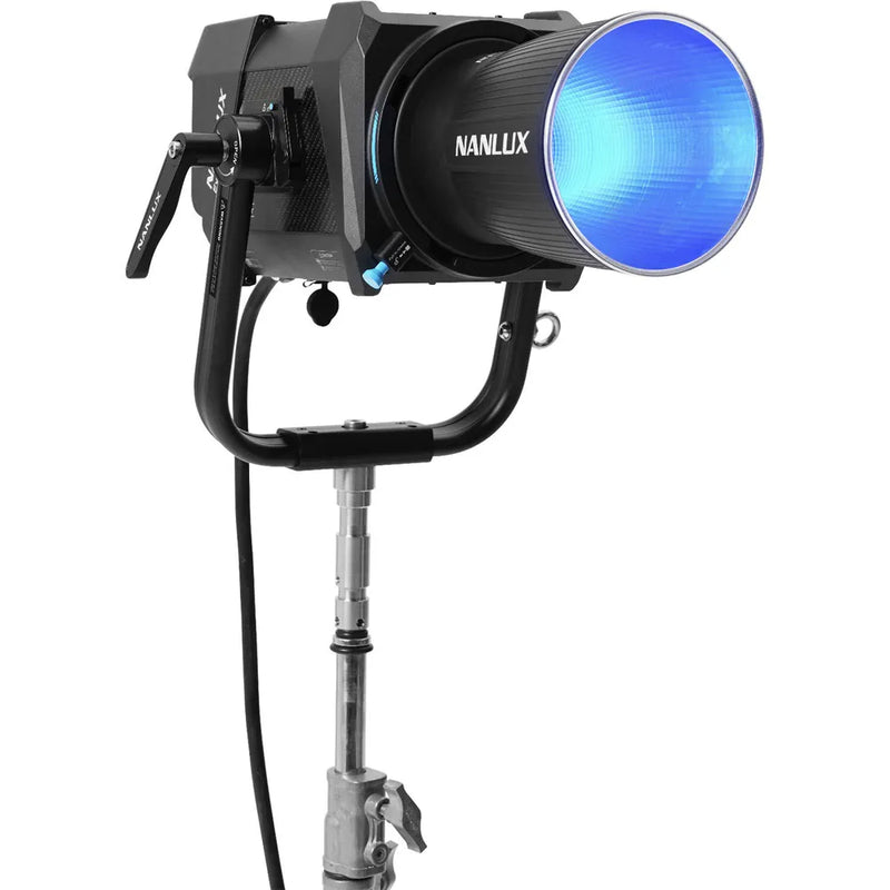 Nanlux Evoke 900C Spot Light w/FL-35YK Fresnel Lens and Flight Case
