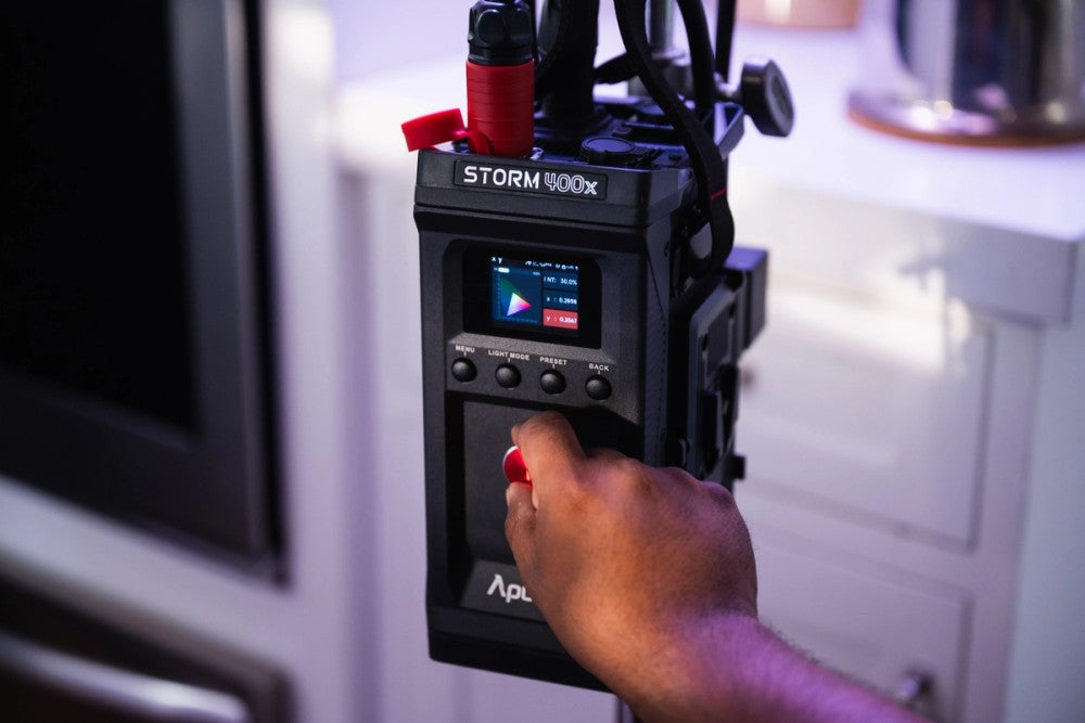 Aputure STORM 400x LED Monolight (V-Mount) feature highlight 1
