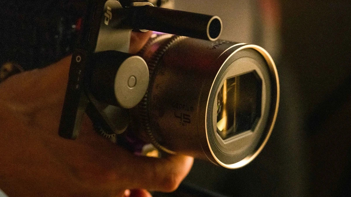 DZOFilm Arcana Anamorphic Prime 3-Lens Kit (ARRI PL, Titanium) feature highlight 2